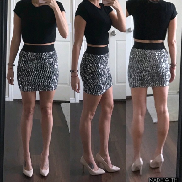 Forever 21 Dresses & Skirts - NWOT Forever 21 black silver sequin skirt